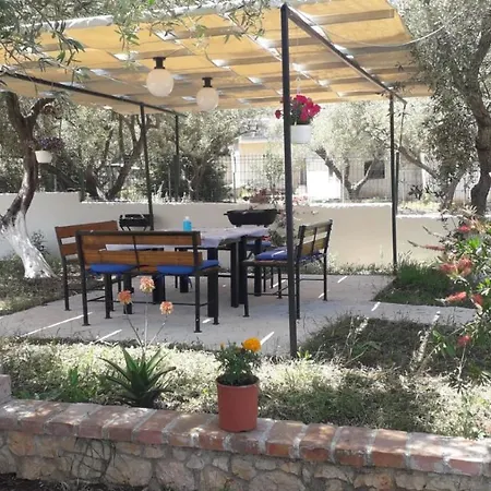 Juna Guest house