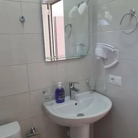 Juna Guest house