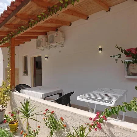 Juna Guest house 3*